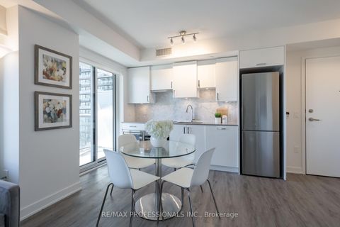 Photo 2 at 2103 - 99 Broadway Avenue, Mount Pleasant West, Toronto