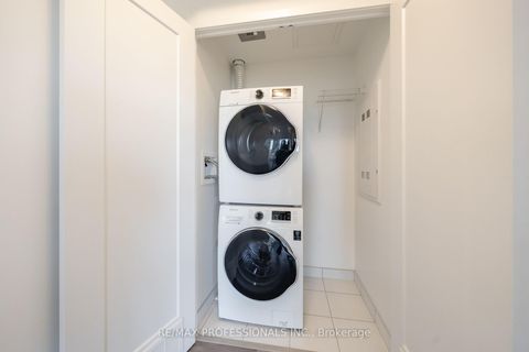 Photo 7 at 2103 - 99 Broadway Avenue, Mount Pleasant West, Toronto