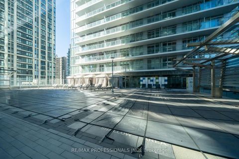 Photo 13 at 2103 - 99 Broadway Avenue, Mount Pleasant West, Toronto