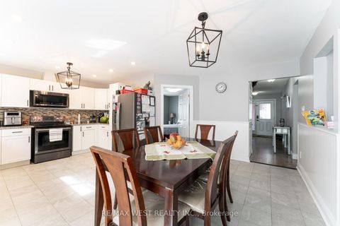 Photo 9 at 19 Moore Place, Letitia Heights, Barrie