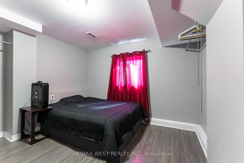 Photo 22 at 19 Moore Place, Letitia Heights, Barrie