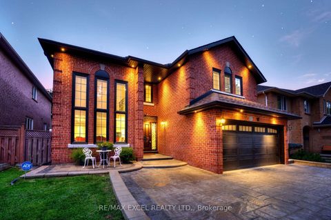 Photo 1 at 2B Trinity Crescent, Doncrest, Richmond Hill