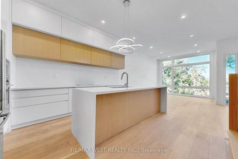 Photo 5 at 3 - 2639R Dundas Street W, Junction Area, Toronto