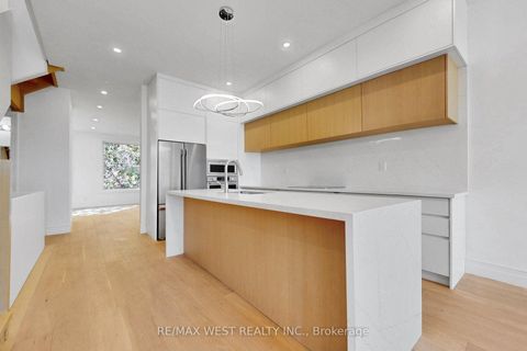 Photo 6 at 3 - 2639R Dundas Street W, Junction Area, Toronto