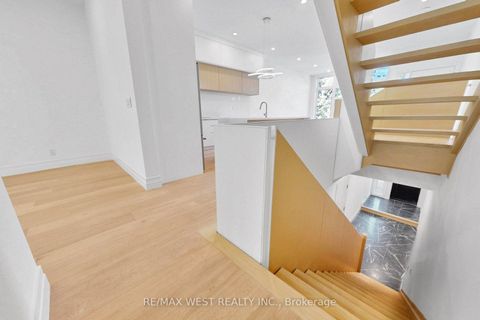 Photo 18 at 3 - 2639R Dundas Street W, Junction Area, Toronto