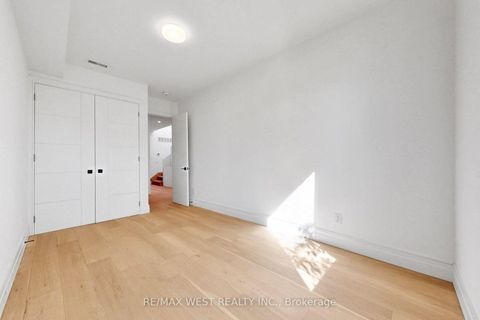 Photo 21 at 3 - 2639R Dundas Street W, Junction Area, Toronto