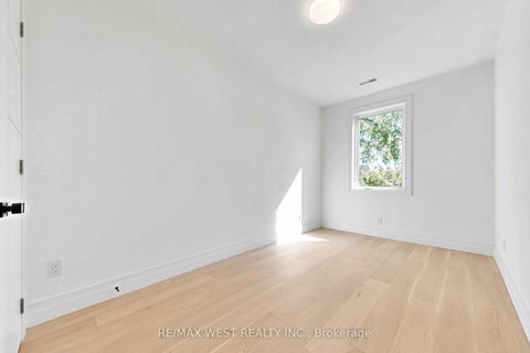 Photo 22 at 3 - 2639R Dundas Street W, Junction Area, Toronto
