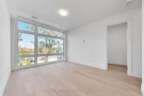 Photo 26 at 3 - 2639R Dundas Street W, Junction Area, Toronto