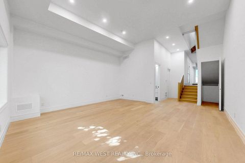 Photo 34 at 3 - 2639R Dundas Street W, Junction Area, Toronto