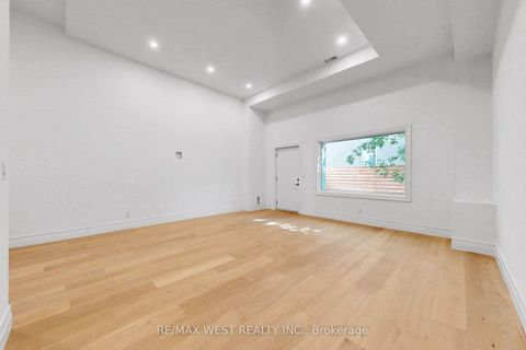 Photo 35 at 3 - 2639R Dundas Street W, Junction Area, Toronto