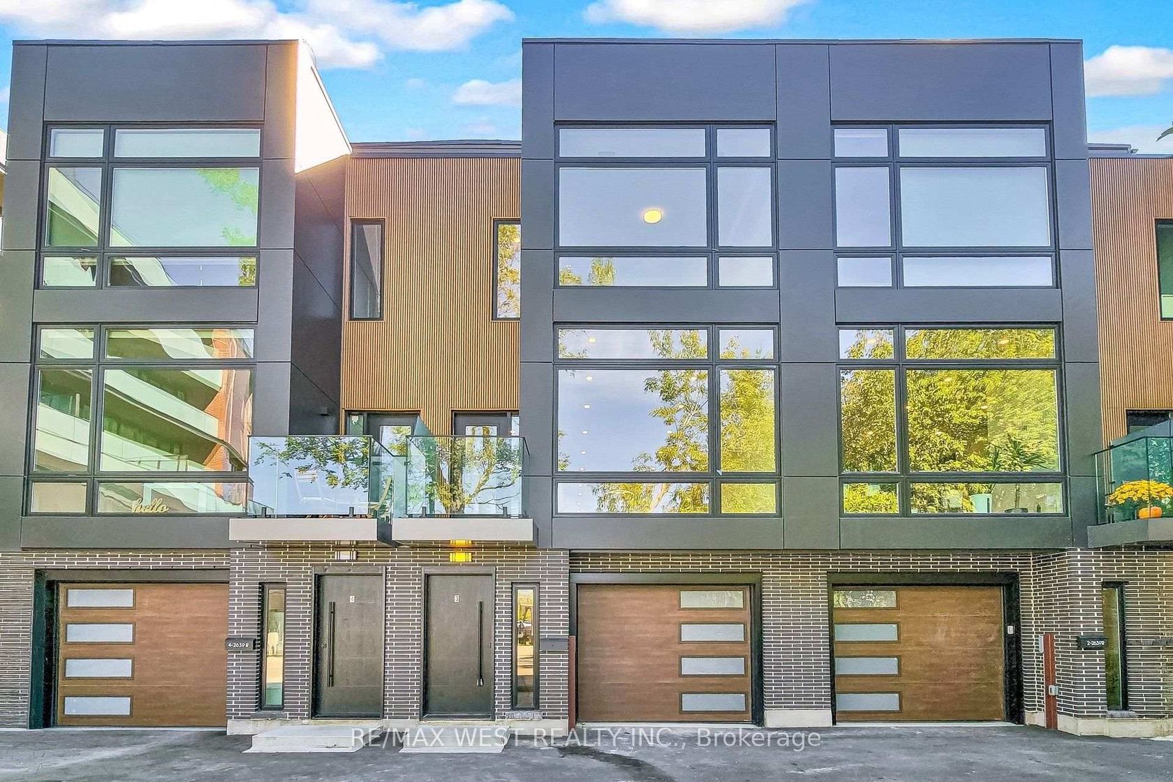 3 - 2639R Dundas Street W, Junction Area, Toronto 