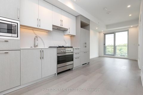 Photo 2 at 605 - 8 Manor Road W, Eglinton, Toronto