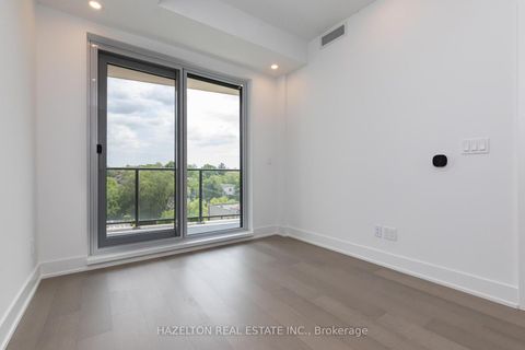 Photo 5 at 605 - 8 Manor Road W, Eglinton, Toronto