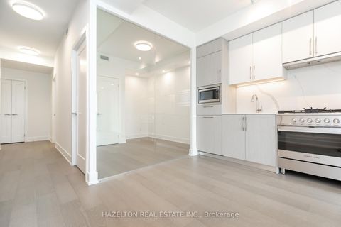 Photo 13 at 605 - 8 Manor Road W, Eglinton, Toronto