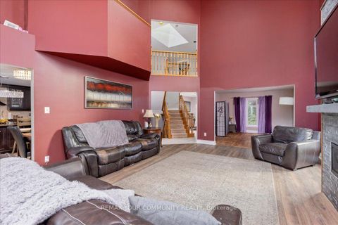 Photo 11 at 76 Riverglen Drive, Keswick South, Georgina