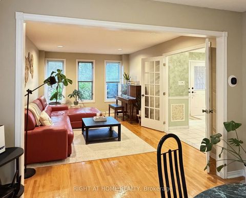 Photo 5 at 17 Piccadilly Road, Doncrest, Richmond Hill