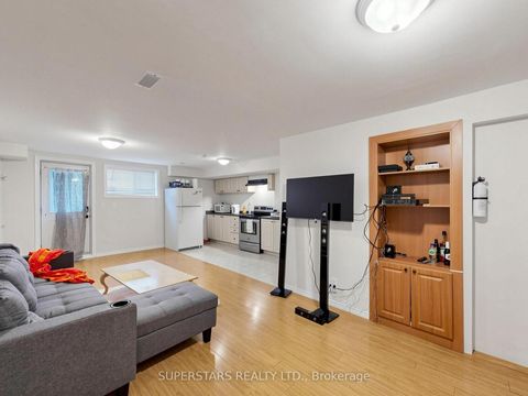 Photo 32 at 14 Bowsfield Road, York University Heights, Toronto
