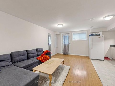 Photo 33 at 14 Bowsfield Road, York University Heights, Toronto
