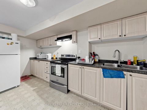 Photo 37 at 14 Bowsfield Road, York University Heights, Toronto