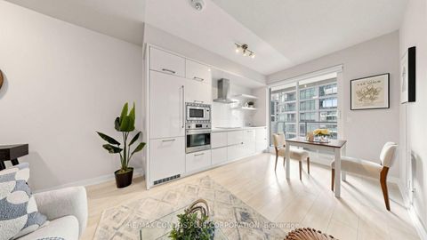 Photo 3 at 506 - 2221 Yonge Street, Mount Pleasant West, Toronto