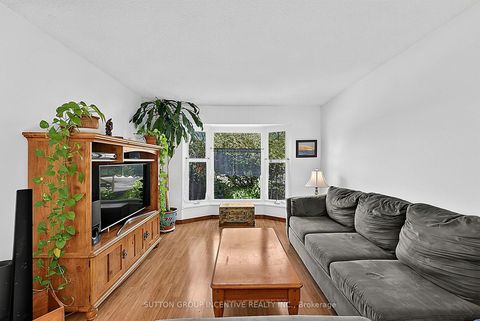 Photo 14 at 38 Trillium Crescent, Allandale Heights, Barrie