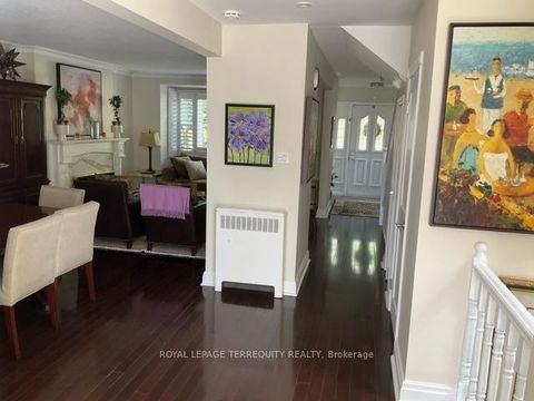 Photo 4 at 14 Humbercrest Boulevard, Lambton Baby Point, Toronto