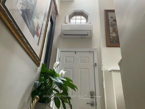 Photo 10 at 14 Humbercrest Boulevard, Lambton Baby Point, Toronto