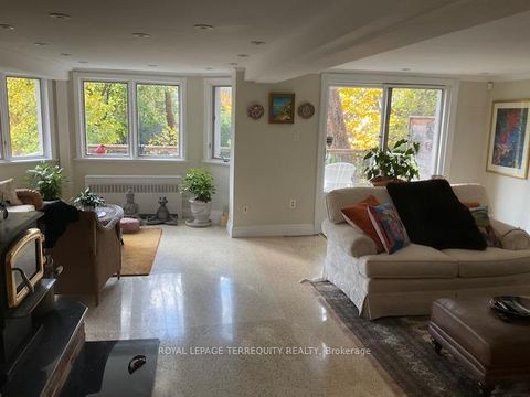 Photo 13 at 14 Humbercrest Boulevard, Lambton Baby Point, Toronto