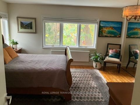 Photo 16 at 14 Humbercrest Boulevard, Lambton Baby Point, Toronto