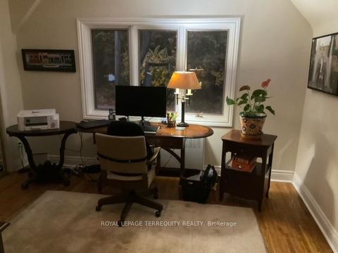 Photo 18 at 14 Humbercrest Boulevard, Lambton Baby Point, Toronto