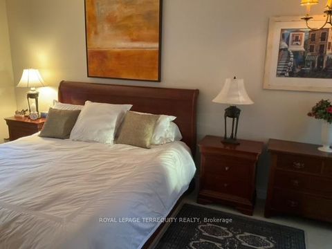 Photo 19 at 14 Humbercrest Boulevard, Lambton Baby Point, Toronto