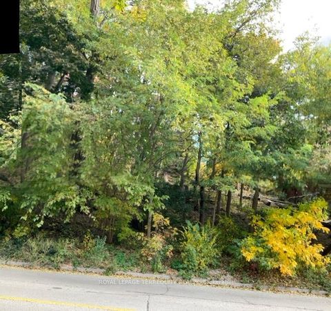 Photo 31 at 14 Humbercrest Boulevard, Lambton Baby Point, Toronto