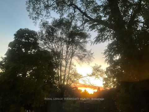 Photo 33 at 14 Humbercrest Boulevard, Lambton Baby Point, Toronto