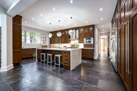 Photo 11 at 6 Vernham Avenue, Windfields, Toronto