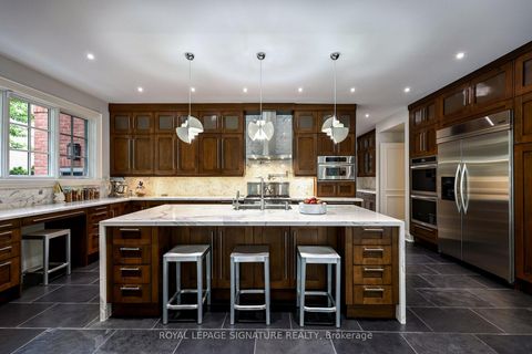 Photo 12 at 6 Vernham Avenue, Windfields, Toronto