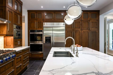Photo 14 at 6 Vernham Avenue, Windfields, Toronto