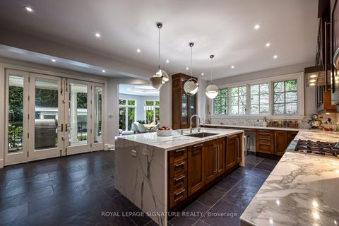 Photo 16 at 6 Vernham Avenue, Windfields, Toronto