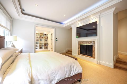 Photo 26 at 6 Vernham Avenue, Windfields, Toronto