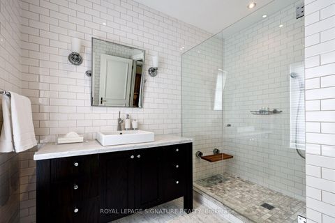 Photo 34 at 6 Vernham Avenue, Windfields, Toronto