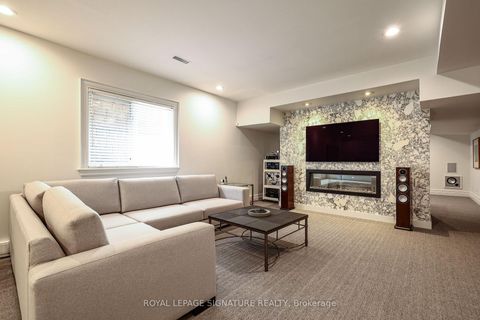 Photo 37 at 6 Vernham Avenue, Windfields, Toronto