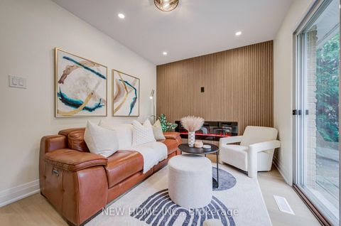 Photo 7 at 26 Penwick Crescent, North Richvale, Richmond Hill