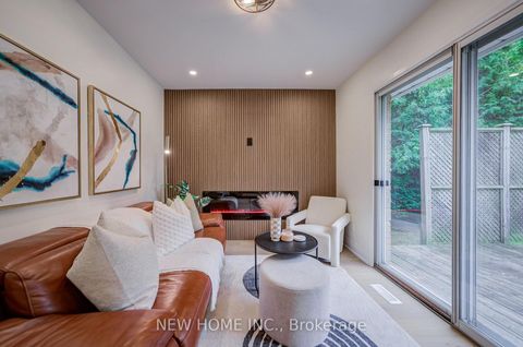 Photo 8 at 26 Penwick Crescent, North Richvale, Richmond Hill
