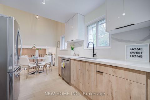 Photo 15 at 26 Penwick Crescent, North Richvale, Richmond Hill