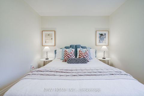 Photo 19 at 26 Penwick Crescent, North Richvale, Richmond Hill