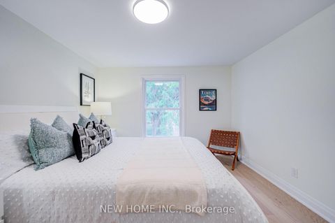 Photo 32 at 26 Penwick Crescent, North Richvale, Richmond Hill