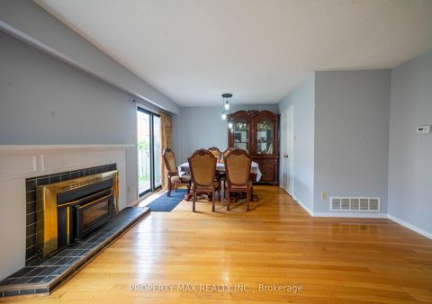 Photo 4 at 144 Bellrock Drive, Milliken, Toronto