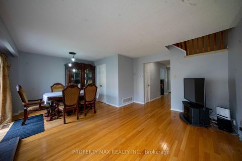 Photo 7 at 144 Bellrock Drive, Milliken, Toronto
