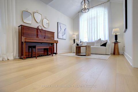 Photo 11 at 214 Selwyn Road, Jefferson, Richmond Hill