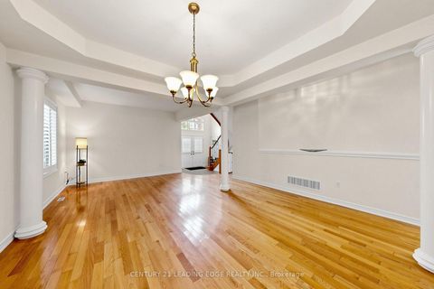 Photo 11 at 71 Josephine Road, Vellore Village, Vaughan