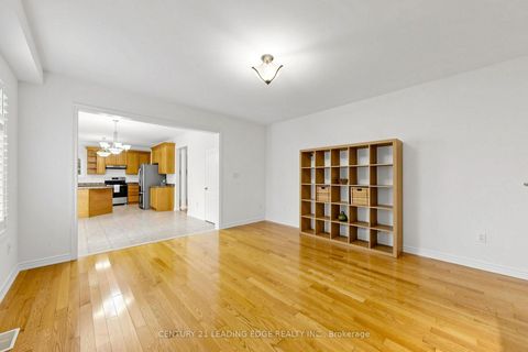 Photo 14 at 71 Josephine Road, Vellore Village, Vaughan